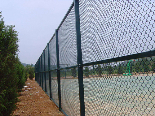 米乐玩球:球场围栏网球场围栏防护网